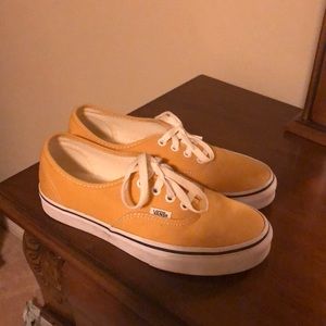 Vans low top good condition barely worn